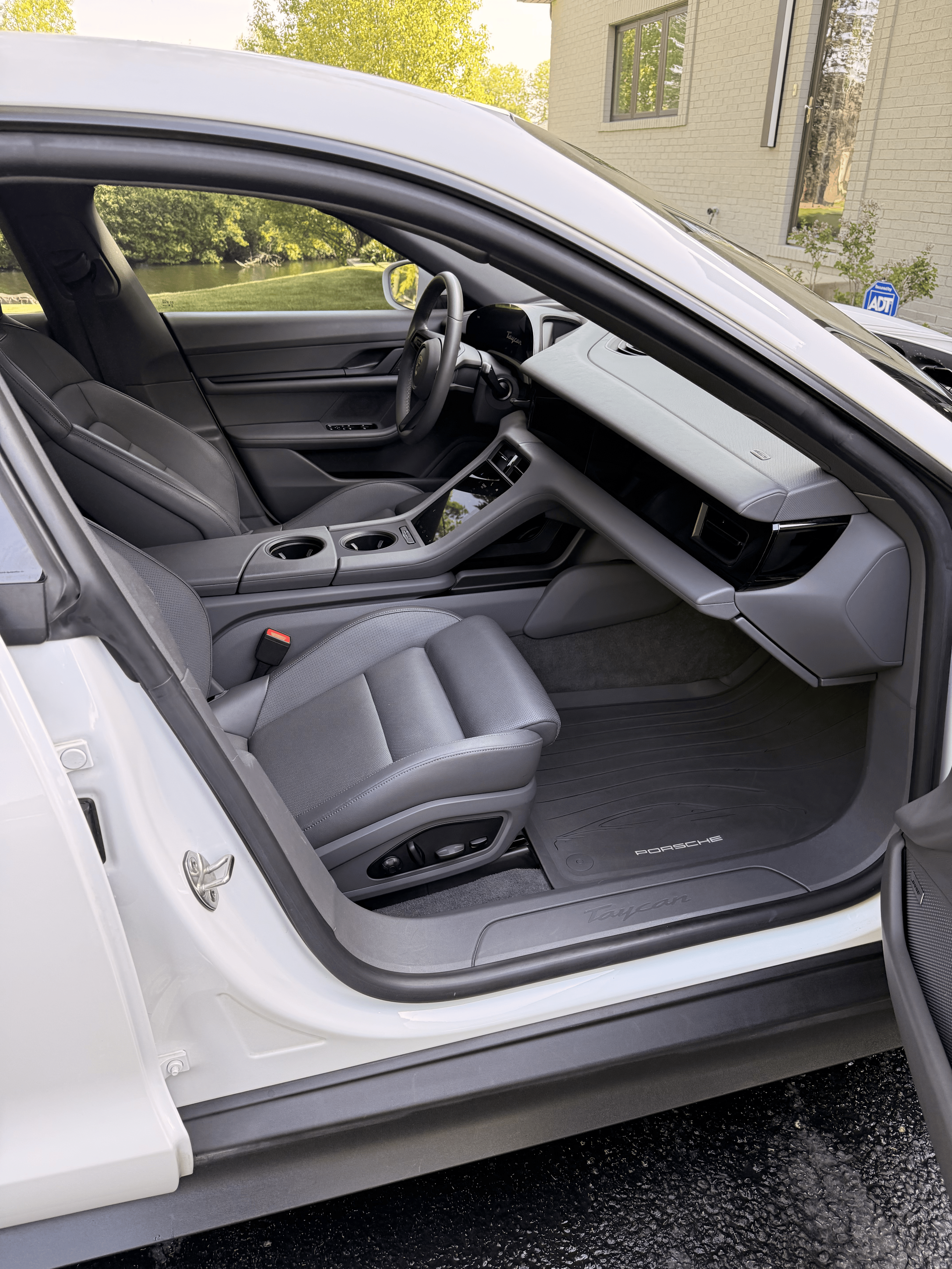 Porsche Taycan interior